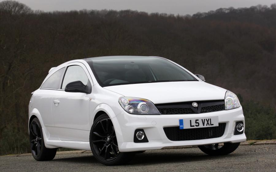  Vauxhall Astra VXR 2011 года  (фото 12 из 13)